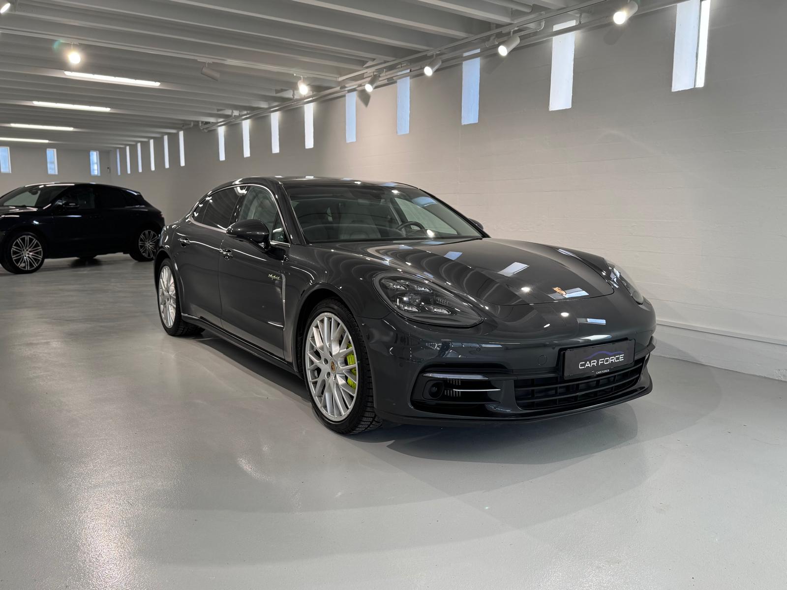 Porsche Panamera 4